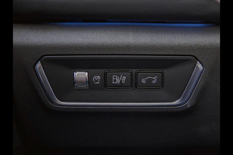 Lynk & Co 01 1.5 Black Edition Zwarte Dakhemel|Panoramadak|Camera|ACC|Stoelverwarming|Navi|Carplay