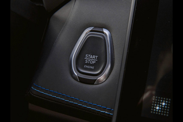 Lynk & Co 01 1.5 Black Edition Zwarte Dakhemel|Panoramadak|Trekhaak|Camera|ACC|Stoelverwarming|Navi|Carplay