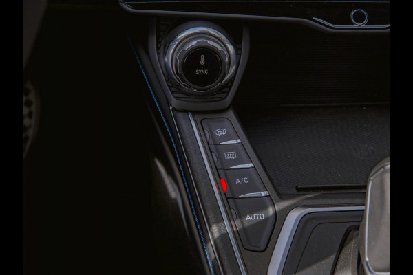 Lynk & Co 01 1.5 Black Edition Zwarte Dakhemel|Panoramadak|Trekhaak|Camera|ACC|Stoelverwarming|Navi|Carplay