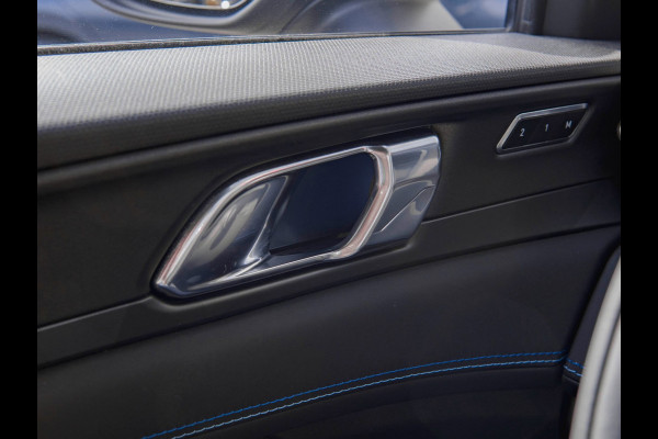 Lynk & Co 01 1.5 Black Edition Zwarte Dakhemel|Panoramadak|Trekhaak|Camera|ACC|Stoelverwarming|Navi|Carplay