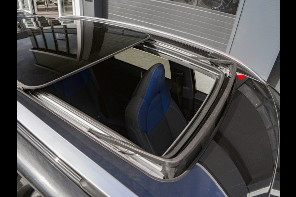 Lynk & Co 01 1.5 Black Edition Zwarte Dakhemel|Panoramadak|Trekhaak|Camera|ACC|Stoelverwarming|Navi|Carplay