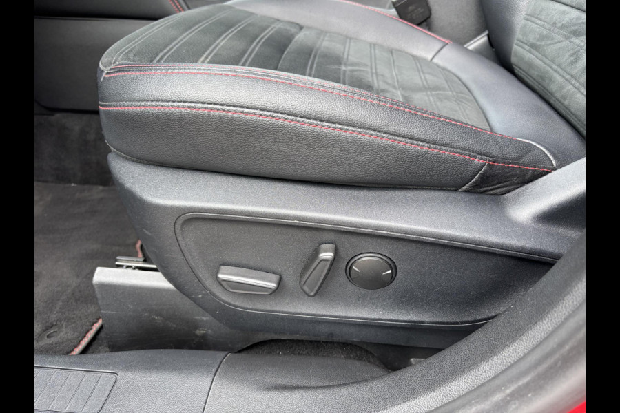 Ford Kuga 2.5 PHEV ST-Line X 225pk Adaptieve Cruise | Winterpack | Head Up Display | Elektrische Achterklep | 1.500kg Trekgewicht | Full LED Koplampen