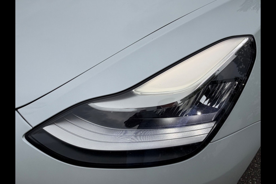 Tesla Model 3 Long Range AWD 75 kWh Black edition, panoramadak, afn. Trekhaak,leder, 19 inch, NL auto 12-2019