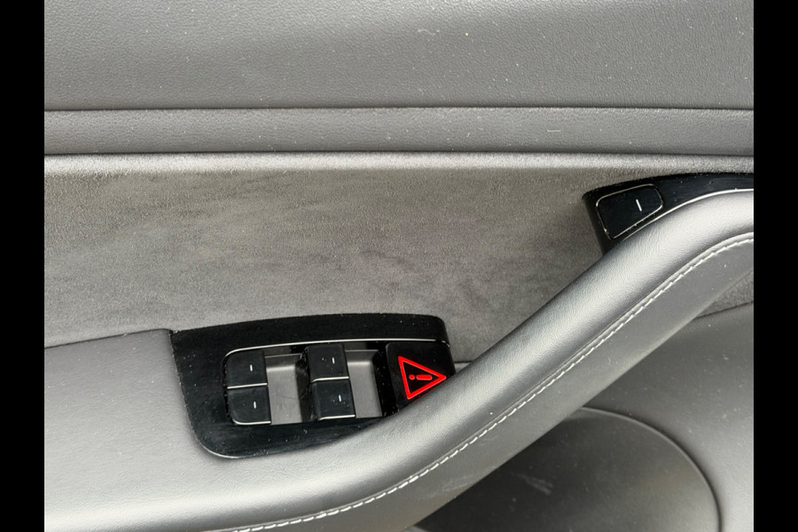 Tesla Model 3 Long Range AWD 75 kWh Black edition, panoramadak, afn. Trekhaak,leder, 19 inch, NL auto 12-2019