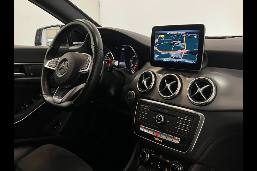 Mercedes-Benz CLA-Klasse Shooting Brake 200 / AMG / Pano / Harman