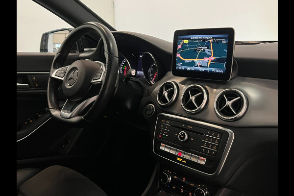 Mercedes-Benz CLA-Klasse Shooting Brake 200 / AMG / Pano / Harman