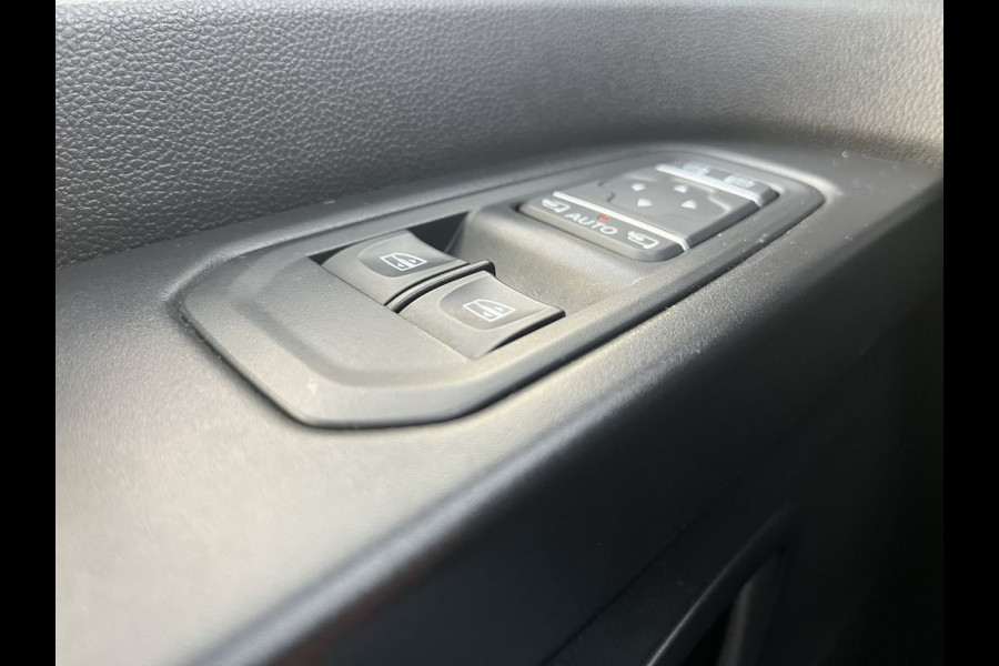 Renault Trafic 2.0 dCi E6 150pk Automaat L2 Comfort 3p BPM Vrij! Lease €330 p/m, PDC, Led, Airco, Trekhaak, Cruise controle, Onderhoudshistorie aanwezig
