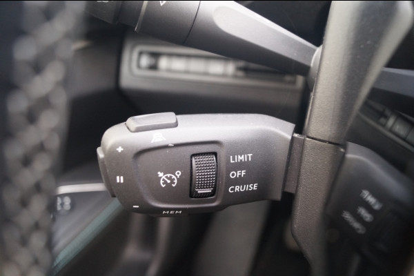 Peugeot 3008 1.2 PureTech 130pk Allure -NAVI-ECC-PDC-CRUISE-