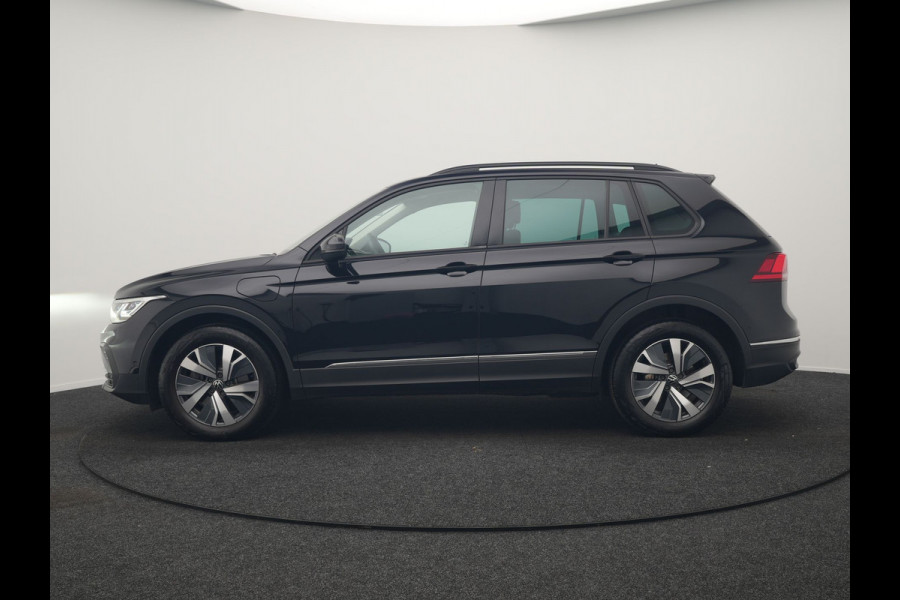 Volkswagen Tiguan 1.4 TSI eHybrid Elegance PHEV 245pk | Adaptive Cruise | Camera | IQ Light | Alcantara Comfortstoelen Massage & Verwarmd | Apple Carplay | Stuur Verwarmd | Navigatie | DAB | Plug In Hybrid |