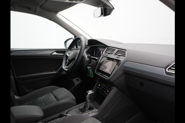 Volkswagen Tiguan 1.4 TSI eHybrid Elegance PHEV 245pk | Adaptive Cruise | Camera | IQ Light | Alcantara Comfortstoelen Massage & Verwarmd | Apple Carplay | Stuur Verwarmd | Navigatie | DAB | Plug In Hybrid |