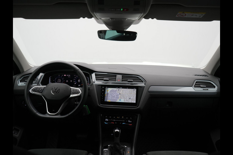 Volkswagen Tiguan 1.4 TSI eHybrid Elegance PHEV 245pk | Adaptive Cruise | Camera | IQ Light | Alcantara Comfortstoelen Massage & Verwarmd | Apple Carplay | Stuur Verwarmd | Navigatie | DAB | Plug In Hybrid |