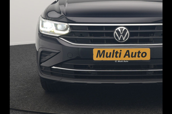Volkswagen Tiguan 1.4 TSI eHybrid Elegance PHEV 245pk | Adaptive Cruise | Camera | IQ Light | Alcantara Comfortstoelen Massage & Verwarmd | Apple Carplay | Stuur Verwarmd | Navigatie | DAB | Plug In Hybrid |