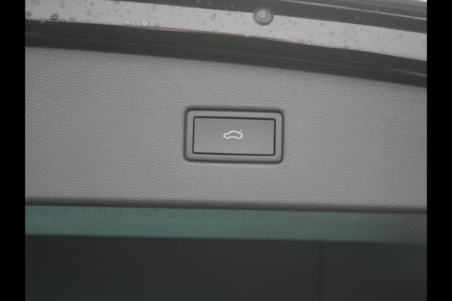 Volkswagen Tiguan 1.4 TSI eHybrid Elegance PHEV 245pk | Adaptive Cruise | Camera | IQ Light | Alcantara Comfortstoelen Massage & Verwarmd | Apple Carplay | Stuur Verwarmd | Navigatie | DAB | Plug In Hybrid |