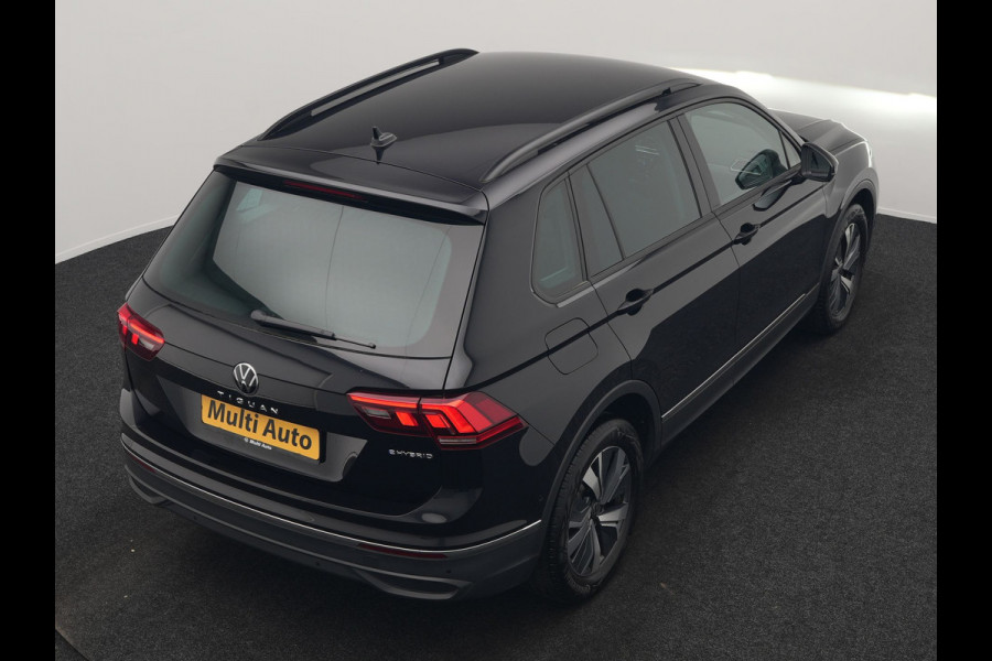 Volkswagen Tiguan 1.4 TSI eHybrid Elegance PHEV 245pk | Adaptive Cruise | Camera | IQ Light | Alcantara Comfortstoelen Massage & Verwarmd | Apple Carplay | Stuur Verwarmd | Navigatie | DAB | Plug In Hybrid |