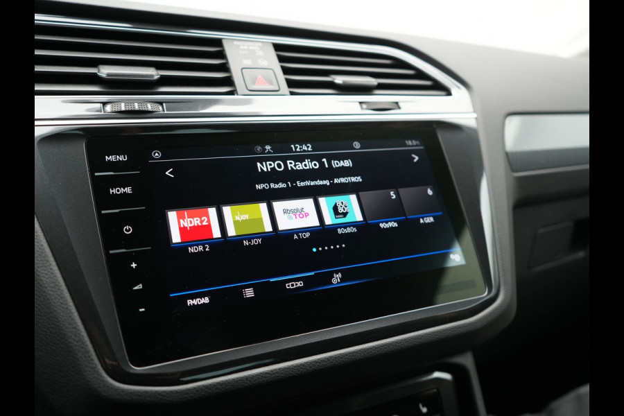 Volkswagen Tiguan 1.4 TSI eHybrid Elegance PHEV 245pk | Adaptive Cruise | Camera | IQ Light | Alcantara Comfortstoelen Massage & Verwarmd | Apple Carplay | Stuur Verwarmd | Navigatie | DAB | Plug In Hybrid |