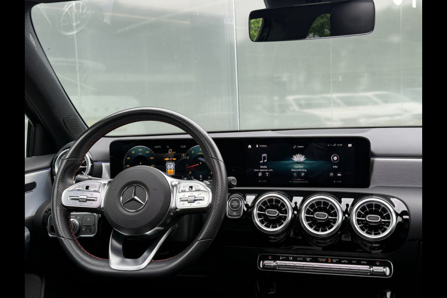 Mercedes-Benz A-Klasse 180 AMG NIGHT Panodak|Navi|Sfeer|Keyless