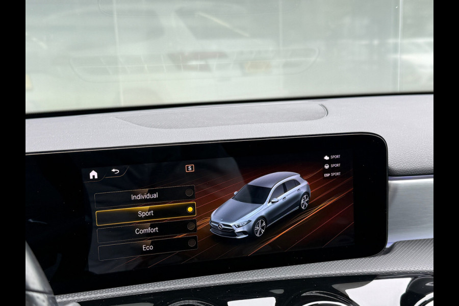 Mercedes-Benz A-Klasse 180 AMG NIGHT Panodak|Navi|Sfeer|Keyless