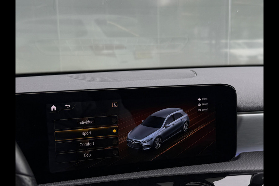 Mercedes-Benz A-Klasse 180 AMG NIGHT Panodak|Navi|Sfeer|Keyless