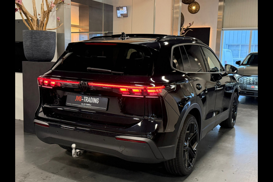 Volkswagen Tiguan 1.5 eTSI Panorama Blackstyle Camera Trekhaak Elec.