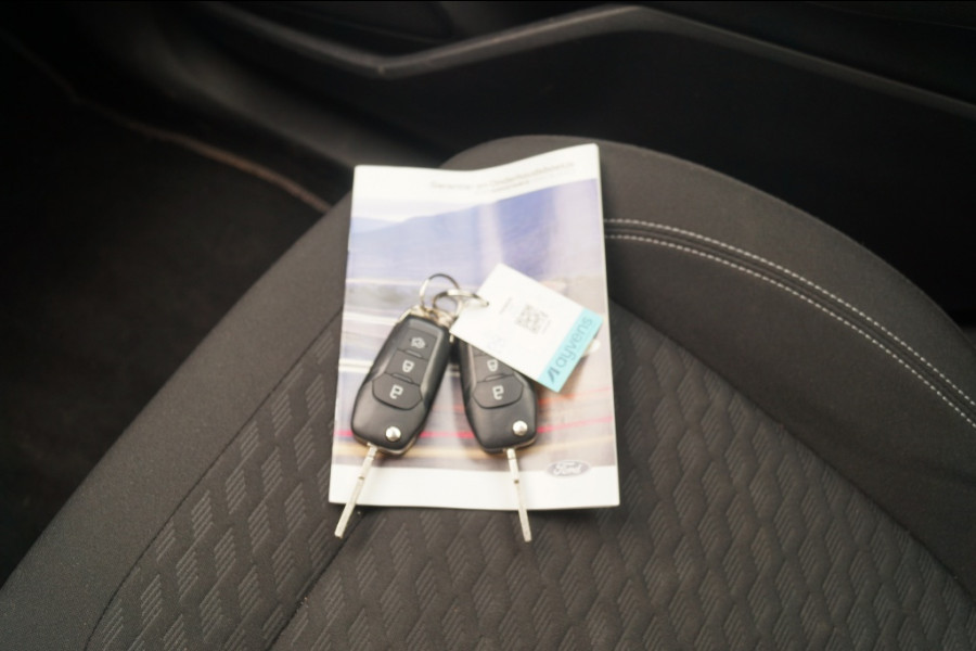Ford Fiesta 1.0 EcoBoost 124pk Hybrid Titanium -NAVI-PDC-