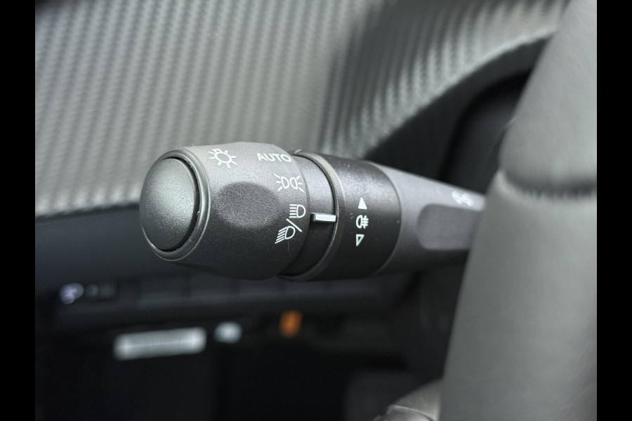 Peugeot e-208 EV Allure 51 kWh NIEUWE AUTO 8KM!| PEUGEOT GARANTIE T/M 05-2027| PARKEERSENSOREN VOOR + ACHTER| WARMTEPOMP| APPLE CARPLAY/ ANDROID AUTO| CRUISE CONTROL