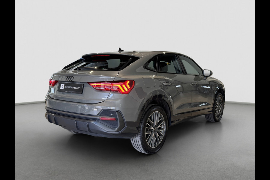 Audi Q3 Sportback 45 TFSI e S-line | Trekhaak | Camera | Chronosgrau | Matrix | Elektr. stoelen | Dodehoek | 1e eigenaar