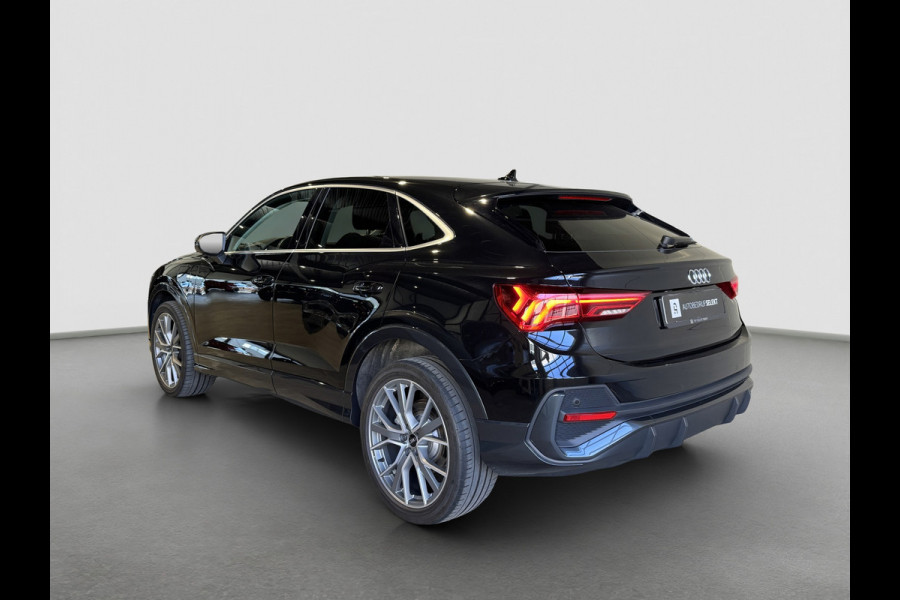 Audi Q3 Sportback 45 TFSI e S-line | 20 inch | LED | Carplay | Dodehoek | Alcantara | Virtual | Stoelverwarming | ACC | 1e eig.