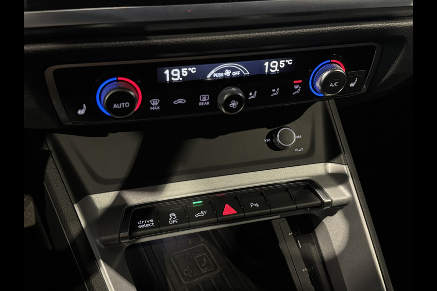 Audi Q3 Sportback 45 TFSI e S-line | 20 inch | LED | Carplay | Dodehoek | Alcantara | Virtual | Stoelverwarming | ACC | 1e eig.