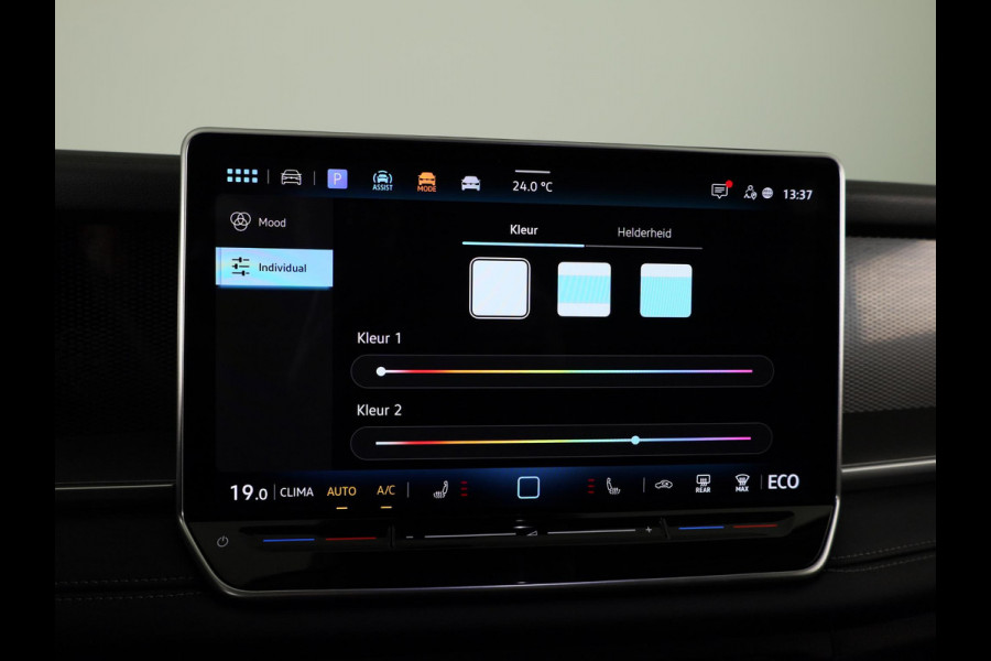 Volkswagen Tayron 1.5 eHybrid Life Edition 204 pk Automaat (DSG) | Navigatie | Trekhaak (wegklapbaar) | Parkeersensoren (Park assist) | Achteruitrijcamera | Autom. airco (3 zones) | Stoelverwarming |