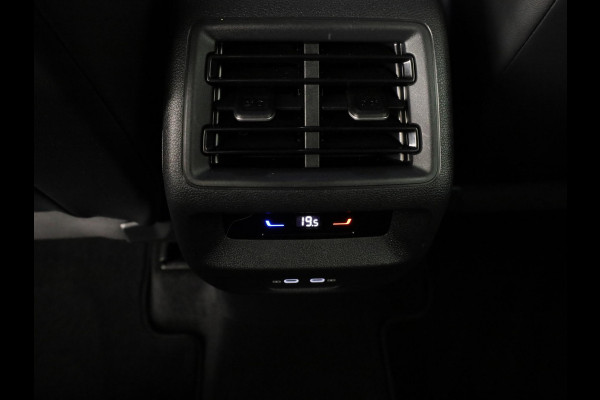 Volkswagen Tayron 1.5 eHybrid Life Edition 204 pk Automaat (DSG) | Navigatie | Trekhaak (wegklapbaar) | Parkeersensoren (Park assist) | Achteruitrijcamera | Autom. airco (3 zones) | Stoelverwarming |