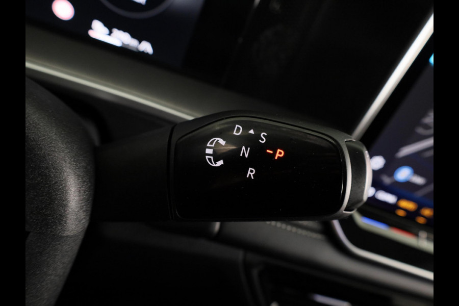 Volkswagen Tayron 1.5 eHybrid Life Edition 204 pk Automaat (DSG) | Navigatie | Trekhaak (wegklapbaar) | Parkeersensoren (Park assist) | Achteruitrijcamera | Autom. airco (3 zones) | Stoelverwarming |
