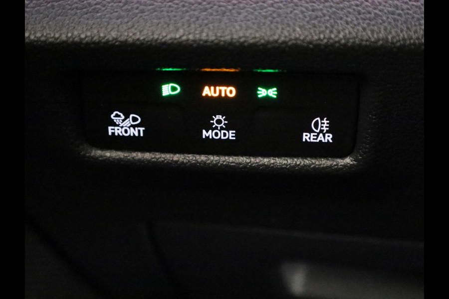 Volkswagen Tayron 1.5 eHybrid Life Edition 204 pk Automaat (DSG) | Navigatie | Trekhaak (wegklapbaar) | Parkeersensoren (Park assist) | Achteruitrijcamera | Autom. airco (3 zones) | Stoelverwarming |