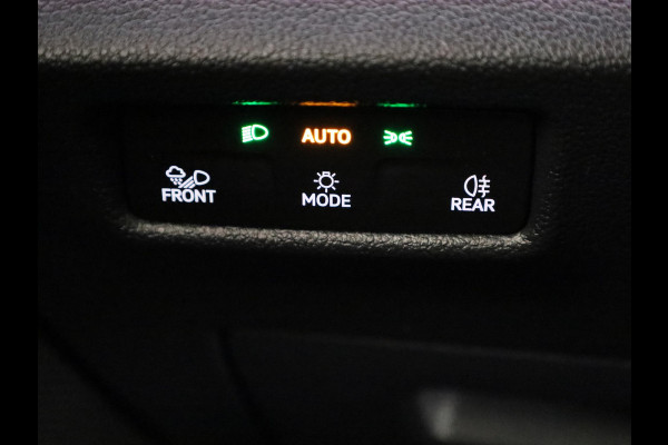 Volkswagen Tayron 1.5 eHybrid Life Edition 204 pk Automaat (DSG) | Navigatie | Trekhaak (wegklapbaar) | Parkeersensoren (Park assist) | Achteruitrijcamera | Autom. airco (3 zones) | Stoelverwarming |