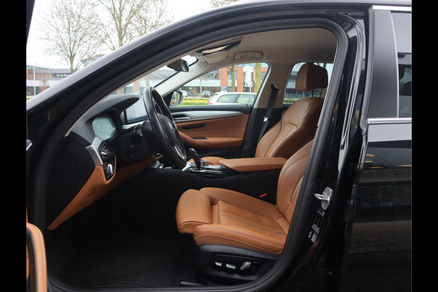 BMW 5 Serie Touring 520i High Executive Edition Trekhaak/ Stoelverw. / Leder / Voorzien van 2 jaar Apk