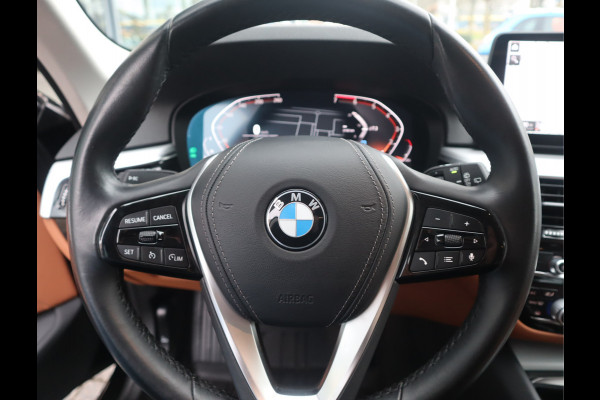 BMW 5 Serie Touring 520i High Executive Edition Trekhaak/ Stoelverw. / Leder / Voorzien van 2 jaar Apk