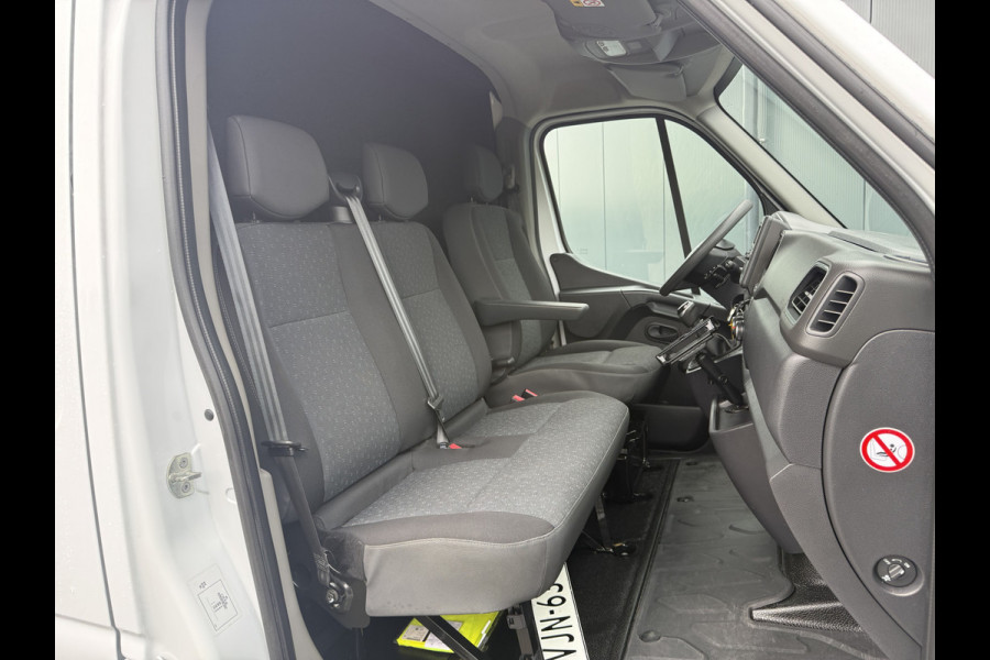 Opel Movano 2.3 Turbo 150 PK / L2H2 / 1e EIG. / TREKHAAK / 3-ZITS / AIRCO / CRUISE / INRICHTING / LED / 2500 KG AHG
