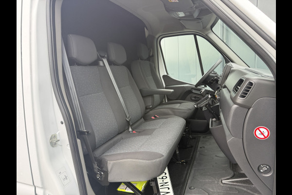 Opel Movano 2.3 Turbo 150 PK / L2H2 / 1e EIG. / TREKHAAK / 3-ZITS / AIRCO / CRUISE / INRICHTING / LED / 2500 KG AHG