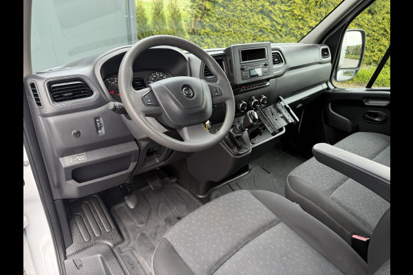 Opel Movano 2.3 Turbo 150 PK / L2H2 / 1e EIG. / TREKHAAK / 3-ZITS / AIRCO / CRUISE / INRICHTING / LED / 2500 KG AHG