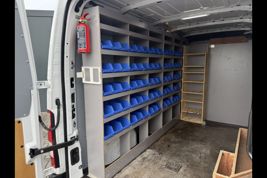Opel Movano 2.3 Turbo 150 PK / L2H2 / 1e EIG. / TREKHAAK / 3-ZITS / AIRCO / CRUISE / INRICHTING / LED / 2500 KG AHG