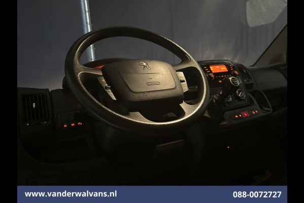 Peugeot Boxer 2.2 BlueHDi 141pk Bakwagen 436cm Lang Laadklep Euro6 Airco | 1055kg laadvermogen | Cruisecontrol Bijrijdersbank.