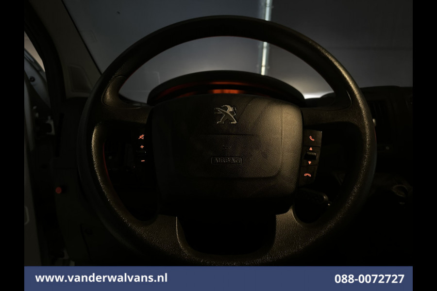 Peugeot Boxer 2.2 BlueHDi 141pk Bakwagen 436cm Lang Laadklep Euro6 Airco | Cruisecontrol | 985kg laadvermogen Bijrijdersbank