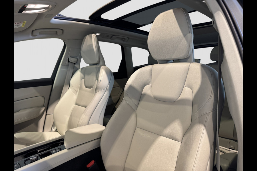 Volvo XC60 2.0 T6 | Pano | Trekhaak | Nieuw model | Thunder Grey | Apple Carplay | Plug-in hyrbid | Camera | Eerste eigenaar