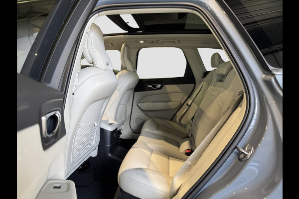 Volvo XC60 2.0 T6 | Pano | Trekhaak | Nieuw model | Thunder Grey | Apple Carplay | Plug-in hyrbid | Camera | Eerste eigenaar