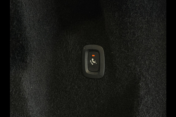 Volvo XC60 2.0 T6 | Pano | Trekhaak | Nieuw model | Thunder Grey | Apple Carplay | Plug-in hyrbid | Camera | Eerste eigenaar