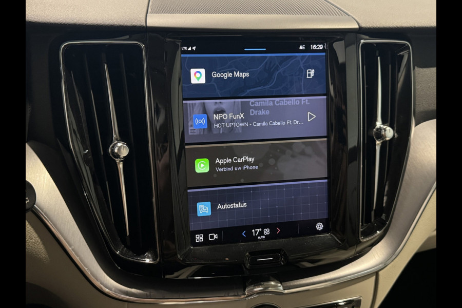 Volvo XC60 2.0 T6 | Pano | Trekhaak | Nieuw model | Thunder Grey | Apple Carplay | Plug-in hyrbid | Camera | Eerste eigenaar