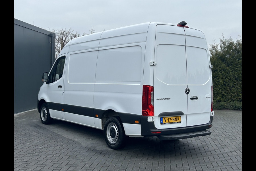 Mercedes-Benz Sprinter 317 CDI 170 PK 3.5T RWD / L2H2 / AUTOMAAT / 270 A DEUREN / AIRCO / CRUISE / APPLE CARPLAY / 3-ZITS / CAMERA