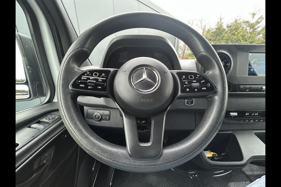 Mercedes-Benz Sprinter 317 CDI 170 PK 3.5T RWD / L2H2 / AUTOMAAT / 270 A DEUREN / AIRCO / CRUISE / APPLE CARPLAY / 3-ZITS / CAMERA