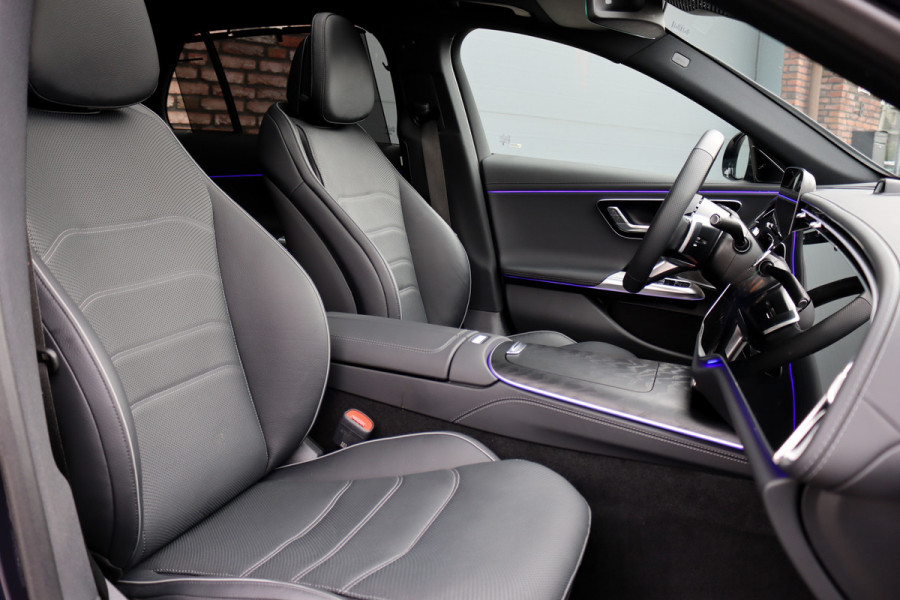 Mercedes-Benz E-Klasse Estate 300 de 4MATIC AMG Line | Hyperscreen | Distronic+ | Zonweringpakket | Trekhaak | Stoelventilatie | HUD | 3D-Display | Burmester | Panoramadak |