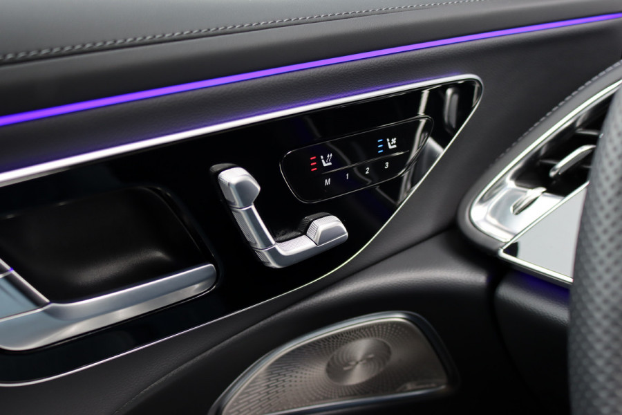 Mercedes-Benz E-Klasse Estate 300 de 4MATIC AMG Line | Hyperscreen | Distronic+ | Zonweringpakket | Trekhaak | Stoelventilatie | HUD | 3D-Display | Burmester | Panoramadak |