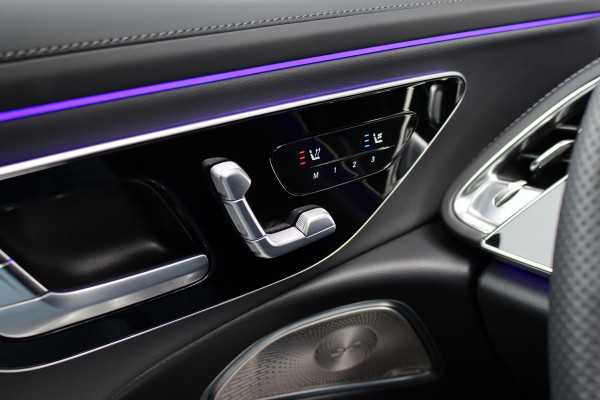 Mercedes-Benz E-Klasse Estate 300 de 4MATIC AMG Line | Hyperscreen | Distronic+ | Zonweringpakket | Trekhaak | Stoelventilatie | HUD | 3D-Display | Burmester | Panoramadak |